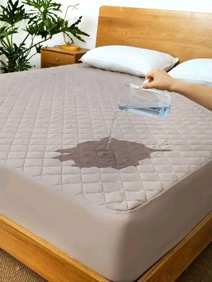 Couvre-lit 100% Imperméable et lavable ( 4 Places )