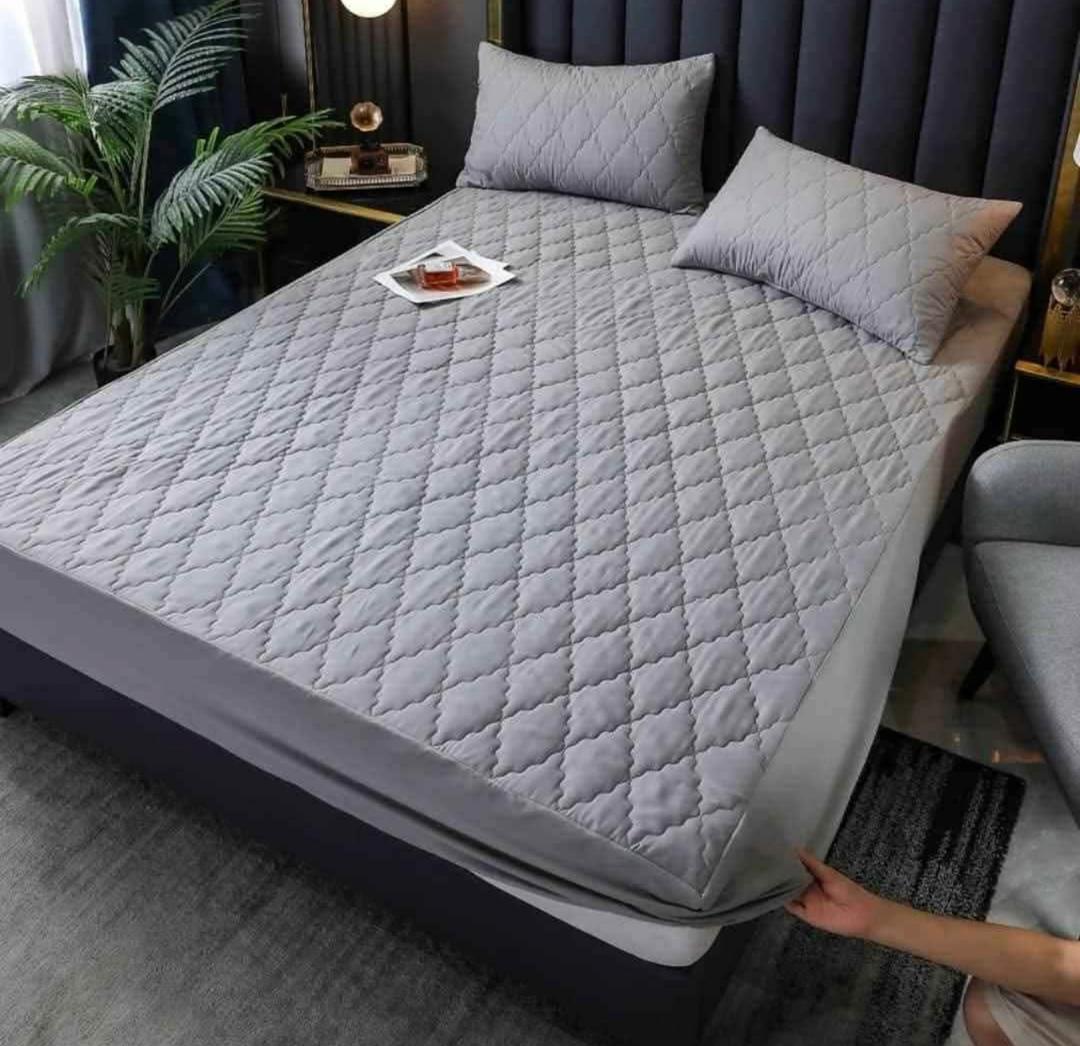 Couvre-lit 100% Imperméable et lavable ( 4 Places )